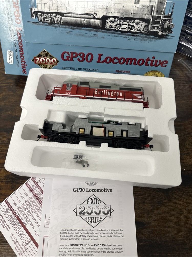 Proto 2000 HO Scale #23111 GP30 PH II Diesel Loco w/DB CB&Q #972 RTR 1:87 NIB!