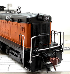 HO RAPIDO 27034 EMD SW1200 MILWAUKEE ROAD DC SILENT EARLY SCHEME # 634