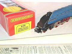 Hornby R528 Ltd Ed #200 Sir Nigel Gresley A4. New Old Stock. Mint Cond. Boxed.OO
