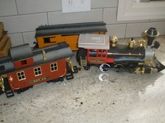 NEW BRIGHT D&W RR DENVER EXPRESS ENGINE UNTESTED AND 2 CARS