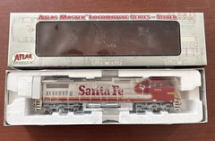 Atlas Silver Master Locomotive 7692 Dash 8-40CW Santa Fe #881