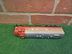 Triang Hornby HO/OO R.55 TransAustralia Diesel Locomotive Runs
