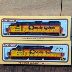 Vintage Life-Like Chessie System B&O 4810 Powered & Dummy Diesel Locomotive Set