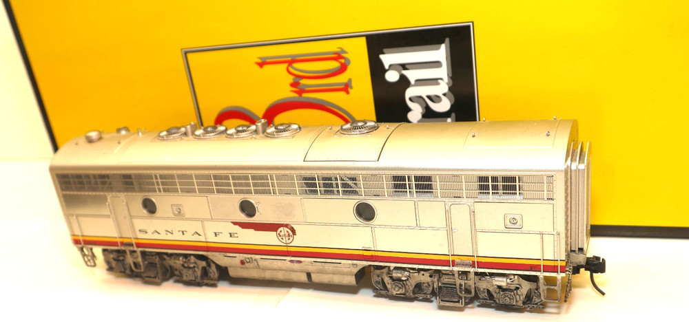3rd Rail, 2-Rail O, #307B, Santa Fe, F-7 PWR B, QSI/DCC, Run#1, Weathered C-7 EX