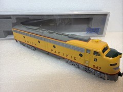 Kato N Scale EMD E9A Union Pacific 947 176-5323 Used Tested Runs Diesel Loco