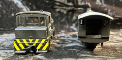 Lot of 2-HO SCALE AT&SF 0-6-0 STEAM LOCOMOTIVE & 420 Switcher WORKs, 7-5 bin2