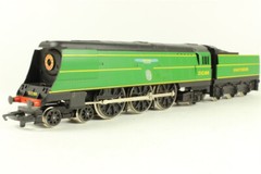 Hornby R374 Battle of Britain Class ‘Spitfire’ 21C166 Southern Green Please Read