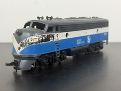 HO Scale Great Northern 377A F-Unit Diesel Locomotive Blue White Gray Vintage