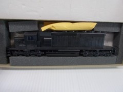 ATHEARN # 4450 ~ UNDECORATED SD40-2 DUMMY LOCOMOTIVE ~ HO SCALE ~ LOT M