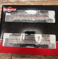 Inter Mountain Hi Locomotive 49207-08* CB&Q Burlington New In box Car No 111A-B