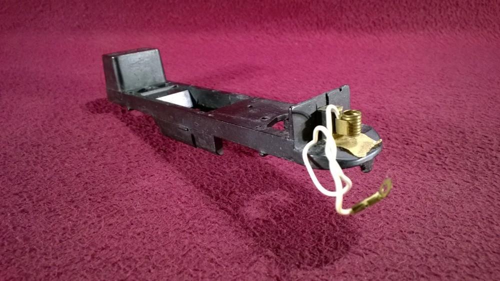 HO REVELL F7A DIESEL LOCOMOTIVE – DIECAST CHASSIS W/ HEADLIGHT