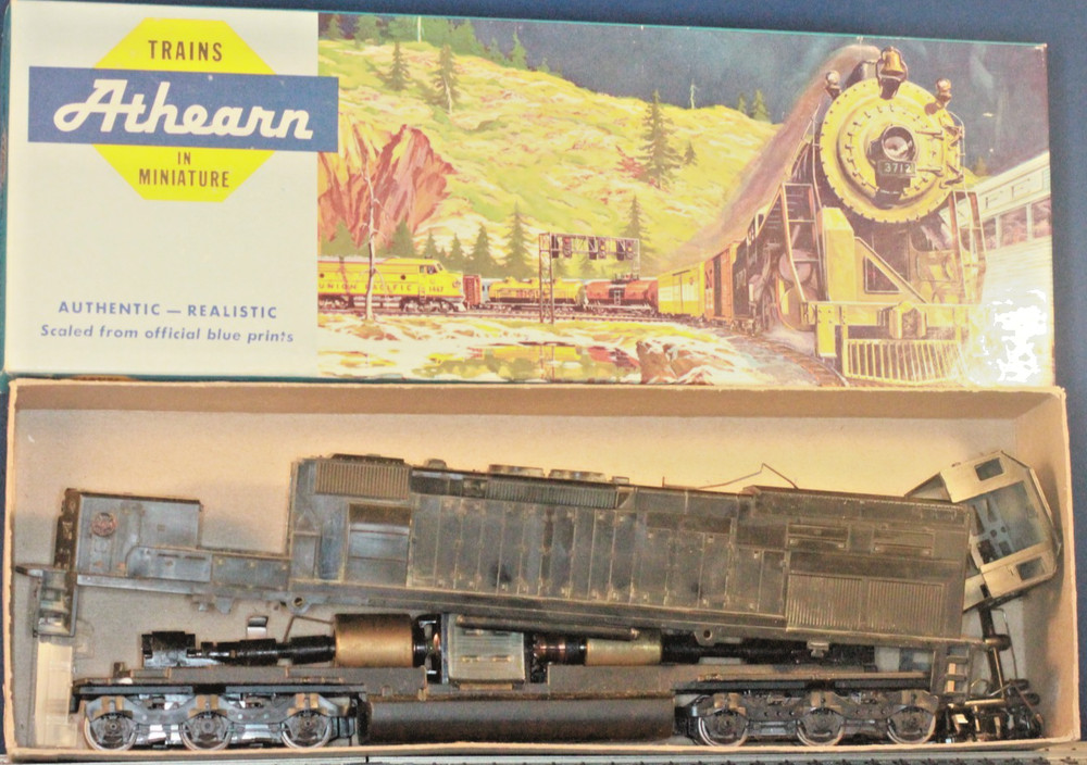 JP HO Scale Athearn 4500 Undecorated SD40T-2 Diesel Locomotive Powered