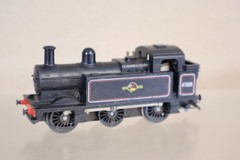 TRIANG R52S BR BLACK 0-6-0 JINTY CLASS 3F TANK LOCOMOTIVE 47606 with SMOKE 2om