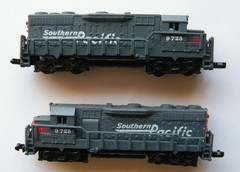 2 High Speed N Scale Dummy Southern Pacific GP-40 Engines