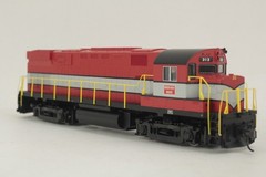 Atlas HO Scale Green Bay and Western GB&W DC Powered C-424 Phase 2 Locomotive