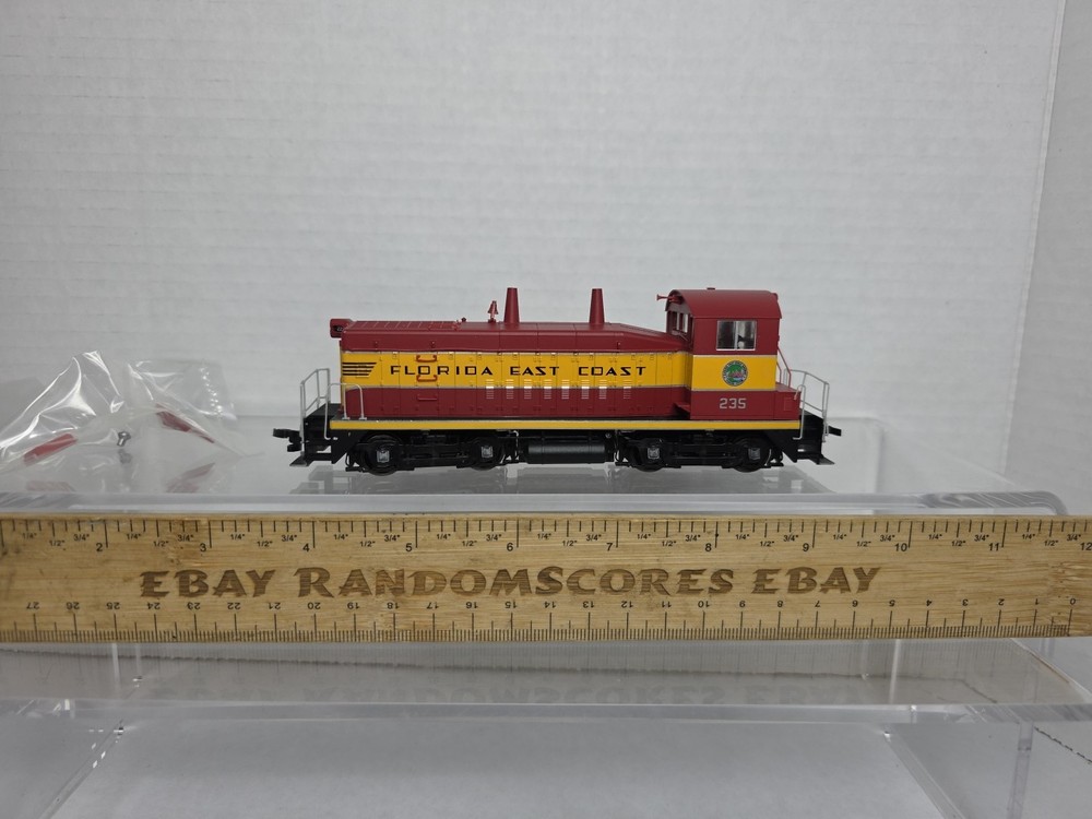 Proto 2000 HO Scale 21133 Florida East Coast FEC 235 SW-9 Diesel Switcher LNIB