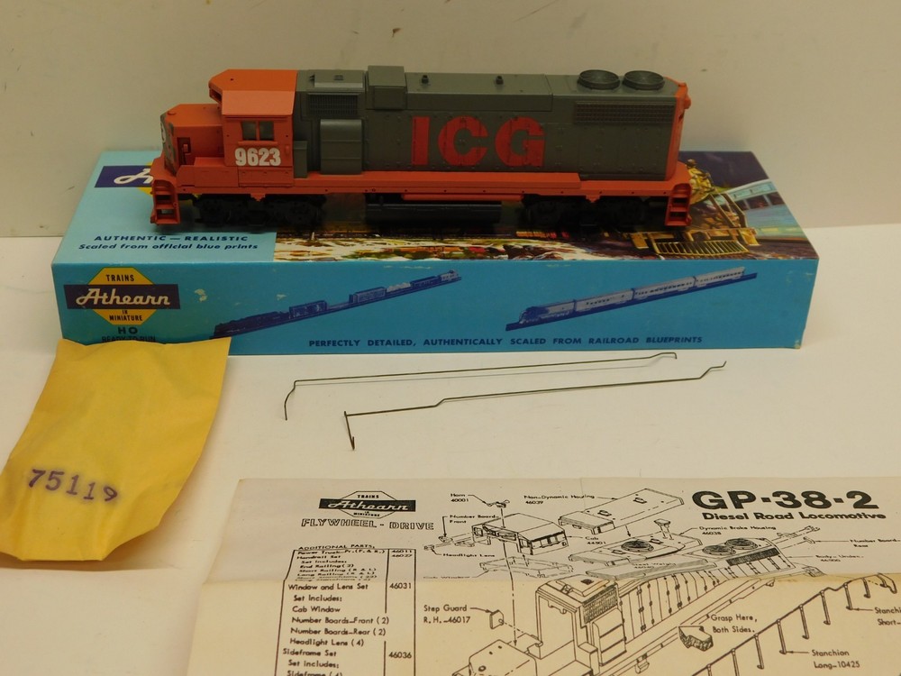 Athearn HO Blue Box Illinois Central Gulf GP38-2 Locomotive #9623 – Powered Unit