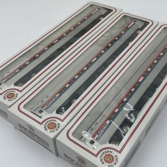 Bachmann EMD F40PH Amtrak Diesel & 3 x 85′ Lighted Fleet Coach Passenger cars