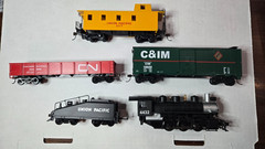 HO Bachmann #4432 0-6-0 Steam Loco-w/Light,Tender, & Cars-DC-Runs Good