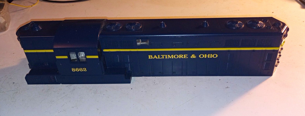 Lionel O Gauge Baltimore & Ohio B&O Diesel Locomotive 8662 SHELL