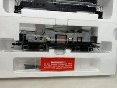 Proto 2000 23260 HO Scale NYC Powered GP-7 Diesel Locomotive #5804 NIB