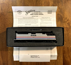 Bachman Spectrum EMD F40PH Diesel Locomotive Master Railroader Series Amtrak 332