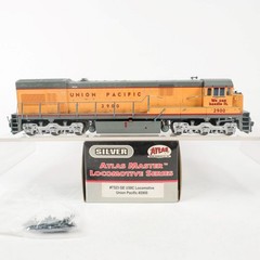 Atlas HO Scale Union Pacific UP #2900 GE U30C Diesel Locomotive DC Powered 7323