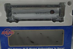 ATLAS ACF 3-BAY CYLINDRICAL HOPPER WABASH #6336-2 0 SCALE NIB TRUE 1/4″ SCALE