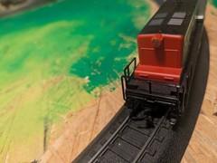 MEHANO HO 1306 LOCOMOTIVE DIESEL AMTRAK 5858 2 RAILS TRAIN (Running)