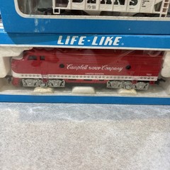 Athearn and Life Like HO Scale Train & Locomotive Cars Milwaukee Campbell Franko