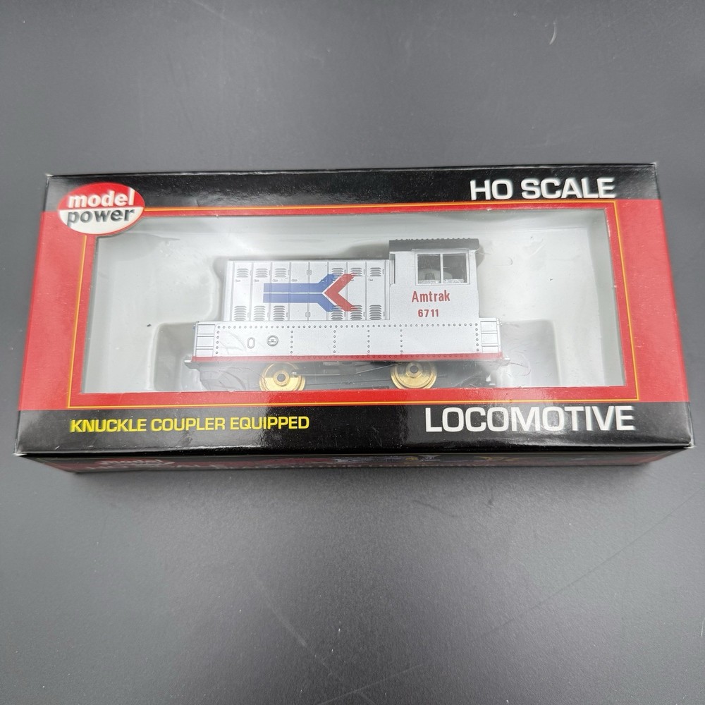 MODEL POWER HO AMTRAK 6711 Porter Hustler w/ Knuckle Coupler #96711