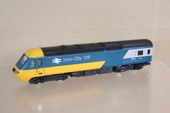 HORNBY R069 NON POWERED BR INTERCITY 125 CLASS 43 HST DIESEL LOCO W43011 1op
