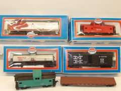 Vintage Model Power HO scale Santa Fe Alco FA-1 engine (runs rough) & 5 cars