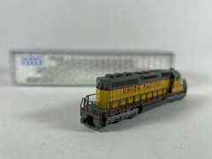 N Kato Union Pacific SD40 Shield Large Number #3082