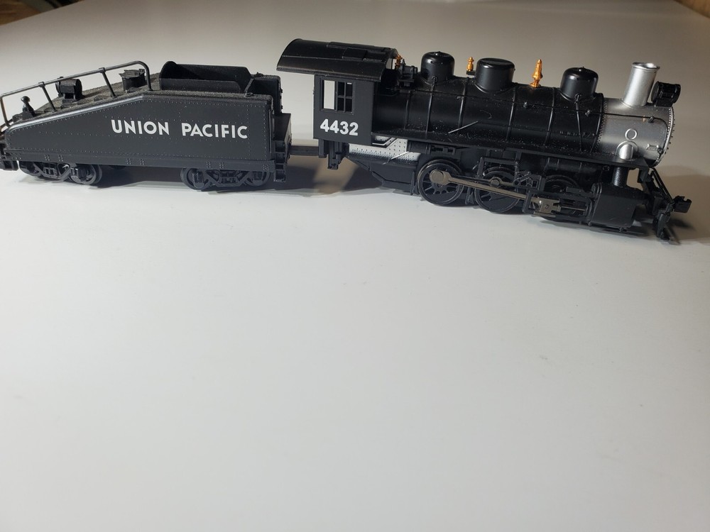 ho Bachmann UP #4432 0-6-0 Steam Loco-w/Light & Tender-Refurb-DC-Runs Good (1)