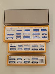 Lot of 4 HO 1-Bachmann Plus 11504 EMD GP35 Santa Fe #2894 & 3 Freight Cars