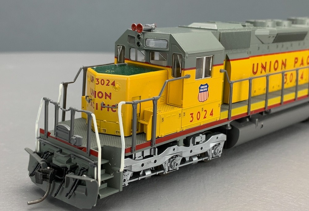 HO Kato 37-01F EMD SD40 Locomotive Union Pacific #3024 HO3872