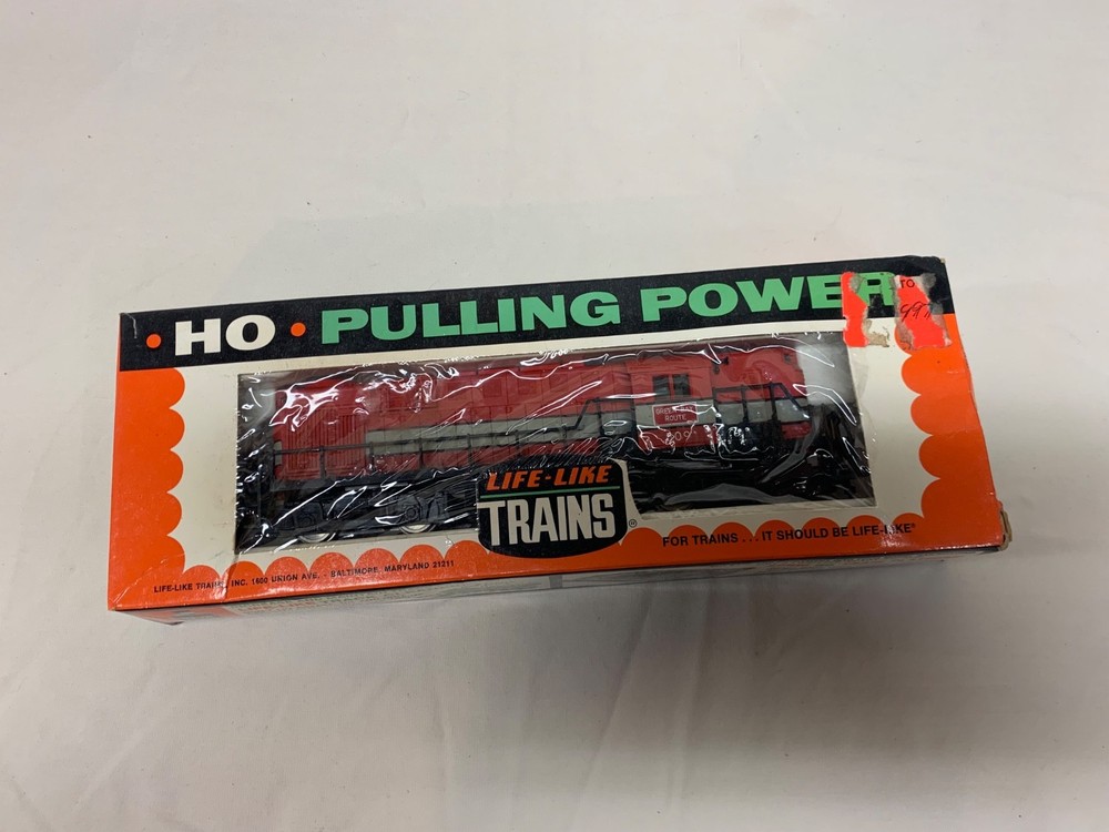 Life Like Trains /Green Bay 309 / RS 11 Diesel Locomotive HO Scale