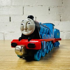 Gordon – Thomas the Tank & Friends Take N Play Along Metal Push Trains