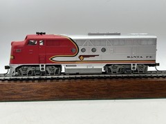 HO Bachmann Santa Fe FT-A Diesel Locomotive – (VG TESTED)