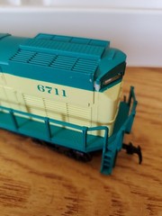 HO IHC Premier C&NW “FALCON EAGLE” Alco Century C-628 Diesel 6711 Imperfections