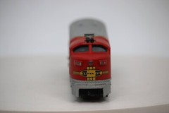 HO Scale Tempo Santa Fe Train # 5028 *Tested And Running* 1:87 Gauge Red Silver