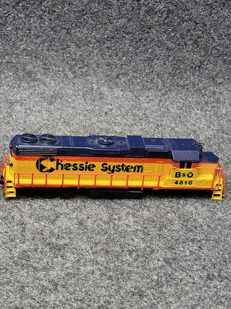 Chessie System B&O 4810 Diesel Locomotive HO Scale Train Plastic Model