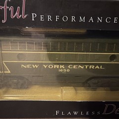 HO MRC Platinum Series New York Central F7A Powered Diesel Locomotive NYC #1650