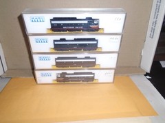 KATO / THE FREIGHT YARD DREAM DESIGNS POWERED EMD F7 A -B-B-A SP BLACK WIDOW N