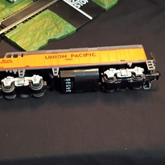 Union Pacific 3901 HO Diesel Locomotive DC Analog 2-Rail Bo-Bo 1:87 MPN 5486