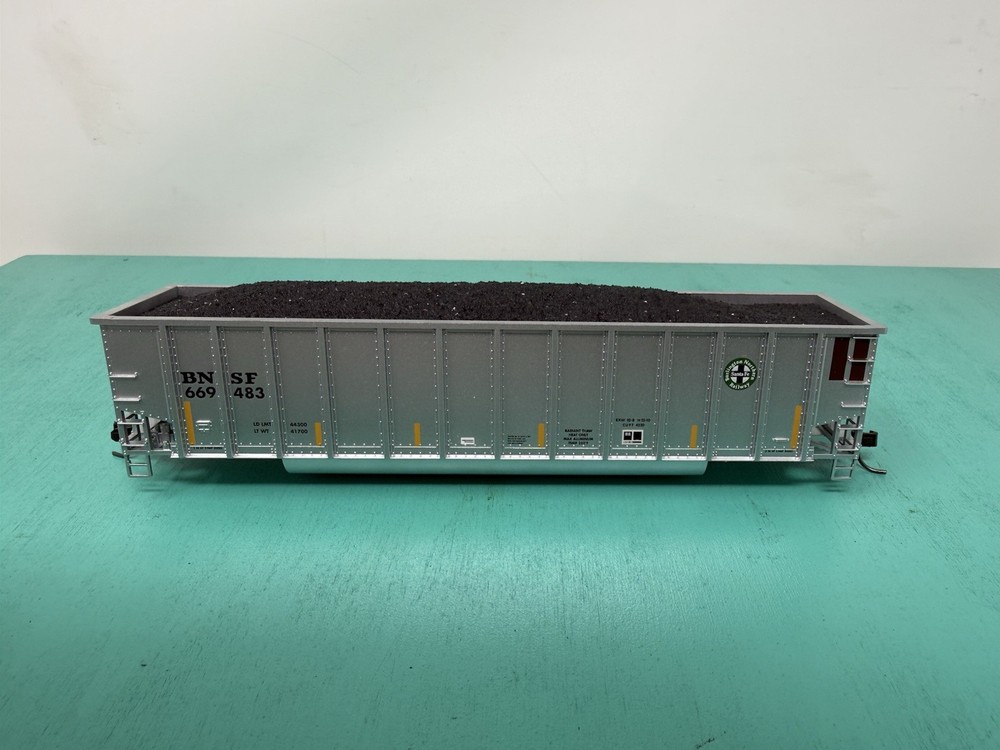 Atlas HO – TM Aluminum Coal Gondola – Missing Trucks/Package – BNSF