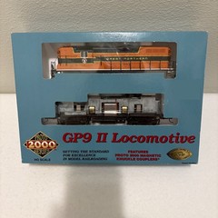 HO Proto 2000 23608 Great Northern GN #703 GP9 Runs, but needs gears Lights work