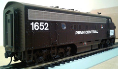 HO SCALE WALTHERS MAINLINE EMD F7A PENN CENTRAL PC #1652 NO BOX PARTS OR REPAIR