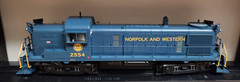 Norfolk & Western RR ALCO RS-3 Diesel 2554 with DCC Ready Plug Bowser 25220